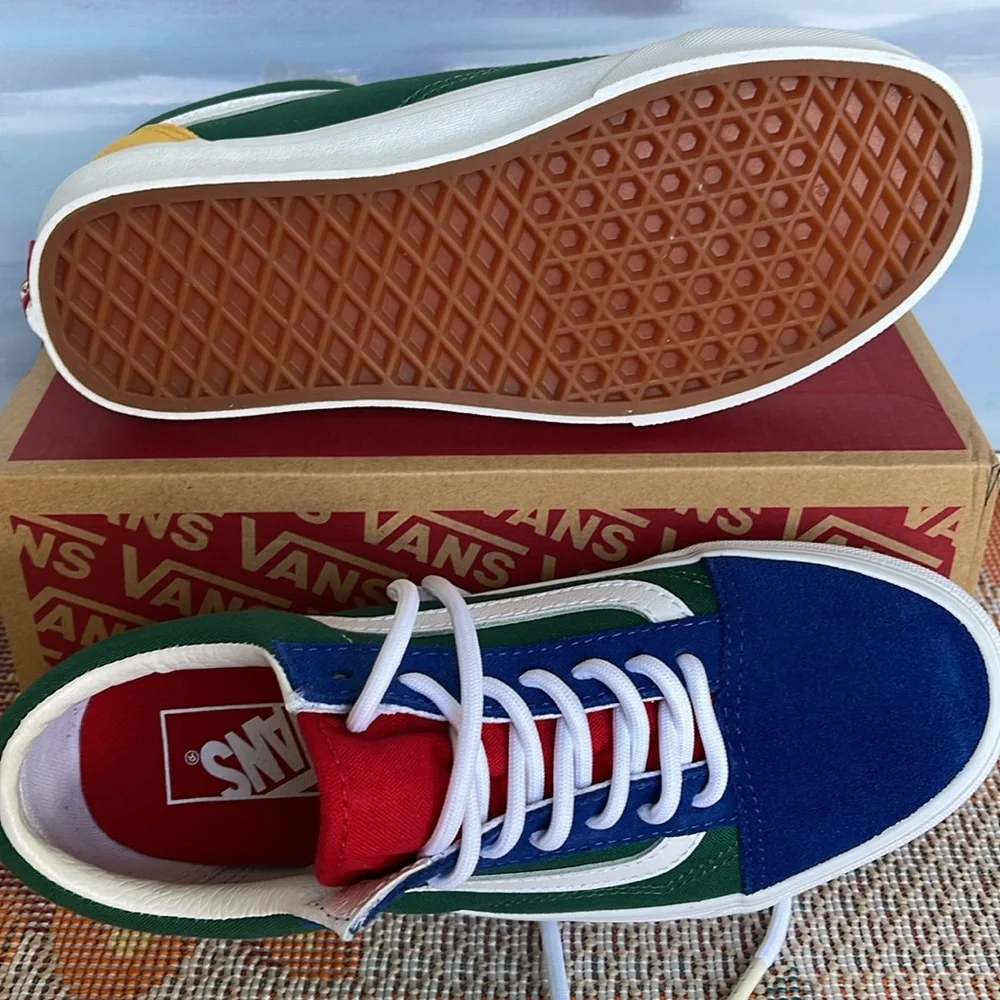 Vans WMNS Old Skool
(Vans Yacht Club) Blue/Green
VN0A38G1R1Q US
Sneakers - Picture 4 of 16